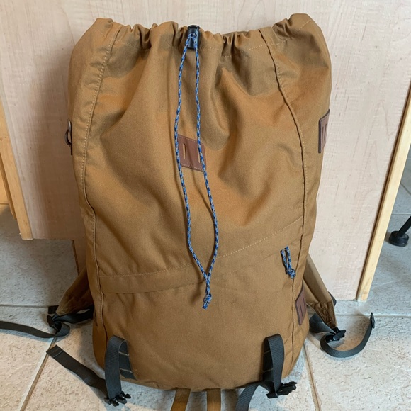 Patagonia Backpack - Picture 5 of 8